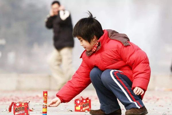 鞭炮為什么會(huì)爆炸,鞭炮是用什么做的