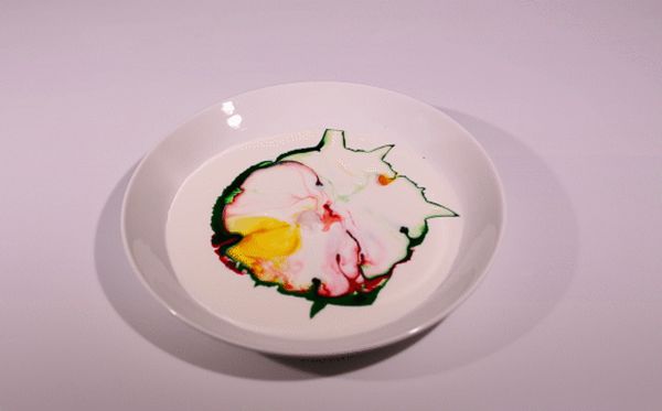 牛奶畫畫