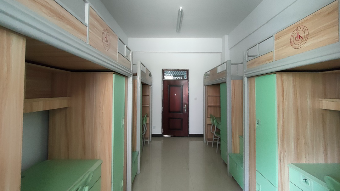 貴州理工學(xué)院宿舍條件怎么樣,有空調(diào)和獨(dú)立衛(wèi)生間嗎？（附宿舍圖片）