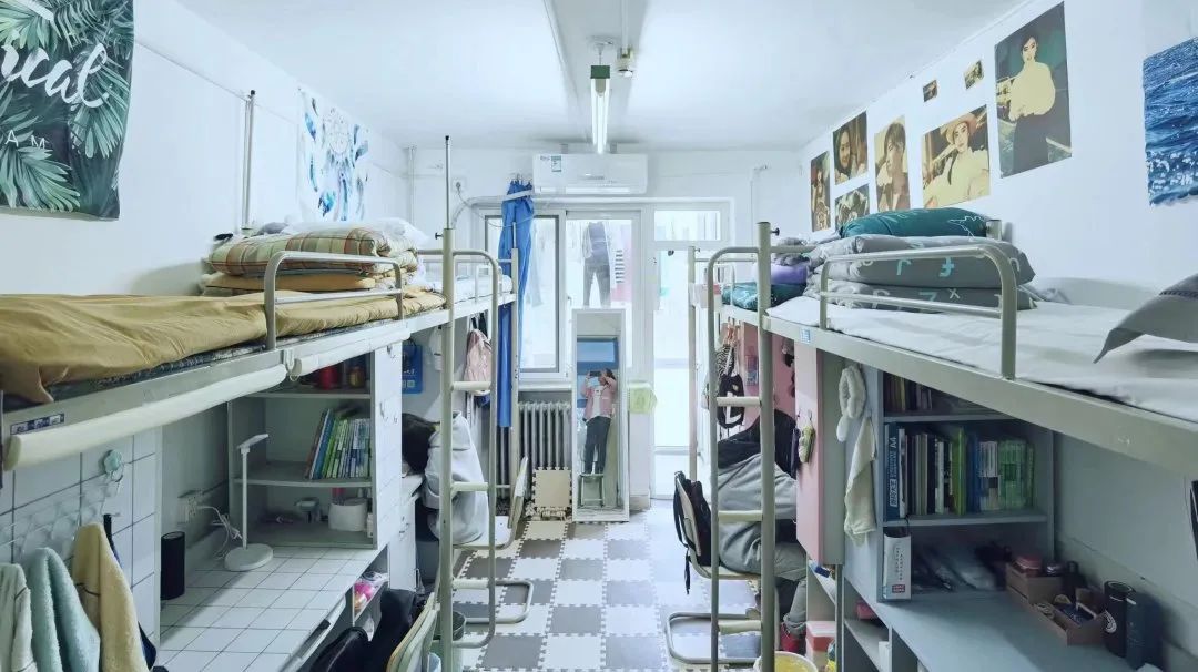 中國(guó)石油大學(xué)(北京)宿舍條件怎么樣,有空調(diào)和獨(dú)立衛(wèi)生間嗎?(附宿舍圖片)