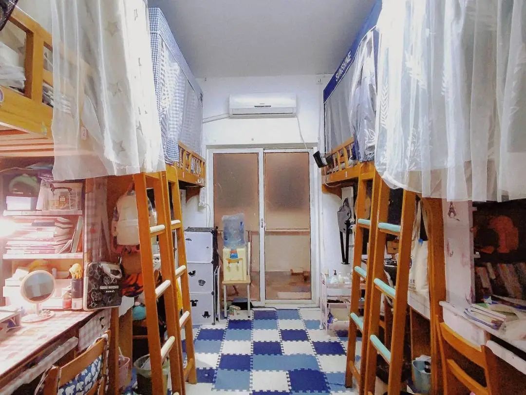 江蘇師范大學(xué)宿舍條件怎么樣,有空調(diào)和獨(dú)立衛(wèi)生間嗎?(附宿舍圖片)